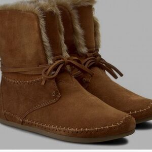 Toms Brown Ankle Boots with Faux Fur